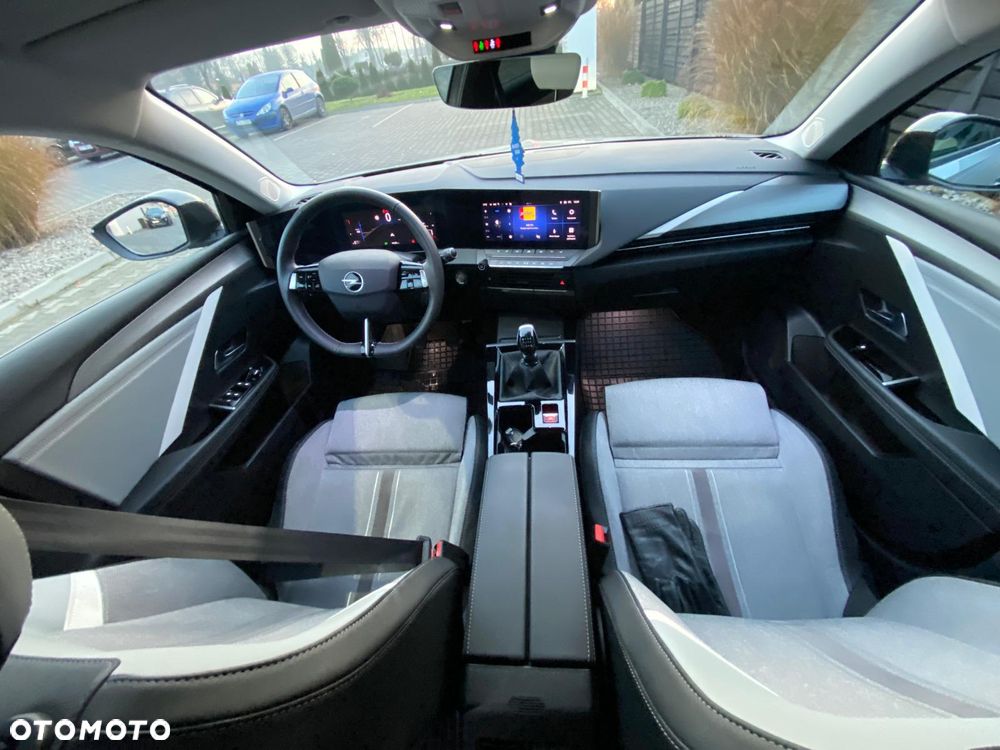 Opel Astra 1.2 Turbo Business Edition - 6