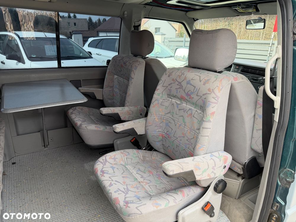 Volkswagen Multivan - 14