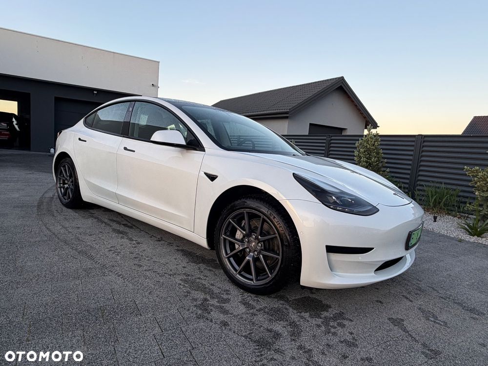Tesla Model 3 RWD - 21