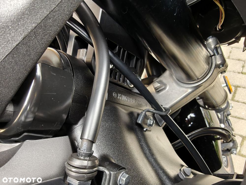 Suzuki GSX 1000 - 10