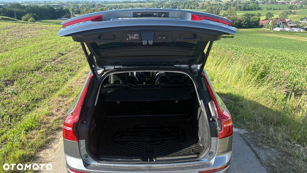 Volvo XC 60 B4 D Momentum - 19
