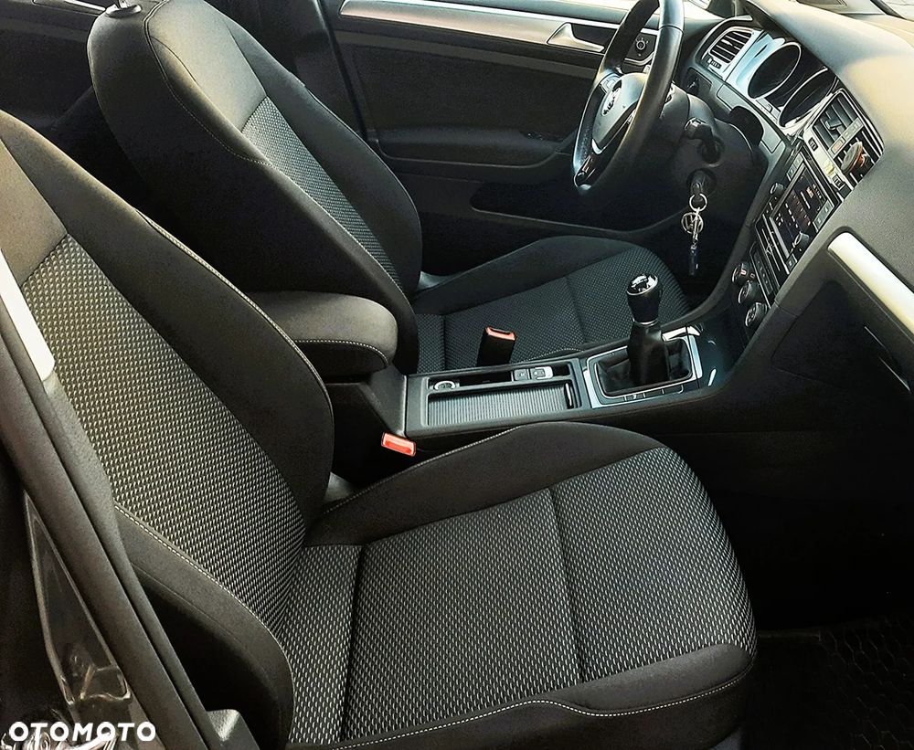 Volkswagen Golf 1.0 TSI City - 23