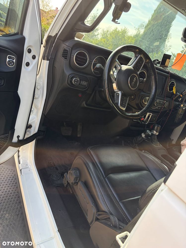 Jeep Wrangler - 9