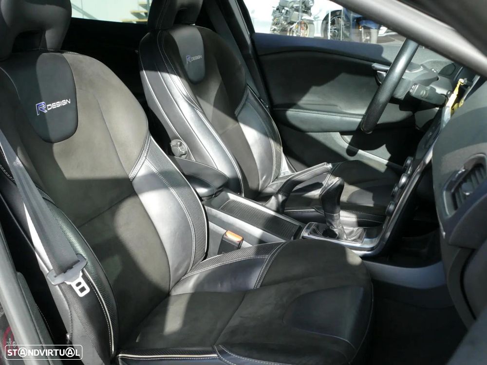 Volvo V40 1.6 D2 R-Design - 28