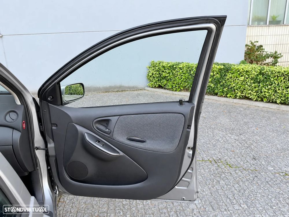 Toyota Yaris 1.0 In-Pack - 26