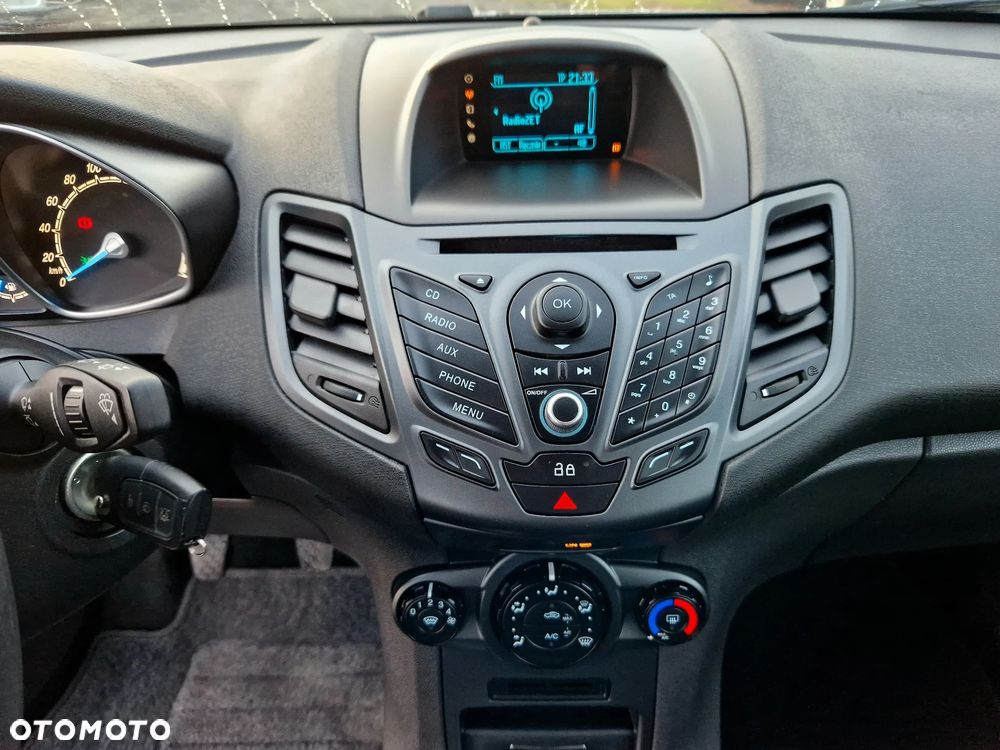 Ford Fiesta 1.25 Ghia - 16