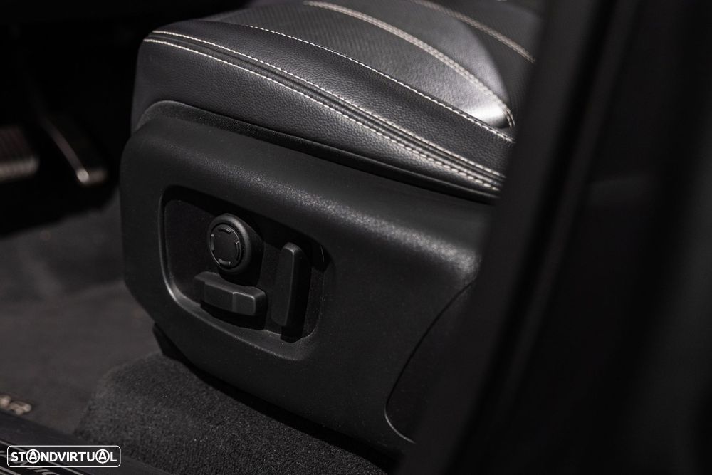 Land Rover Range Rover Velar 2.0 D200 AWD R-Dynamic - 29