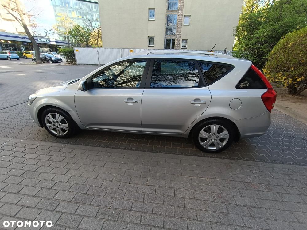 Kia Ceed - 1