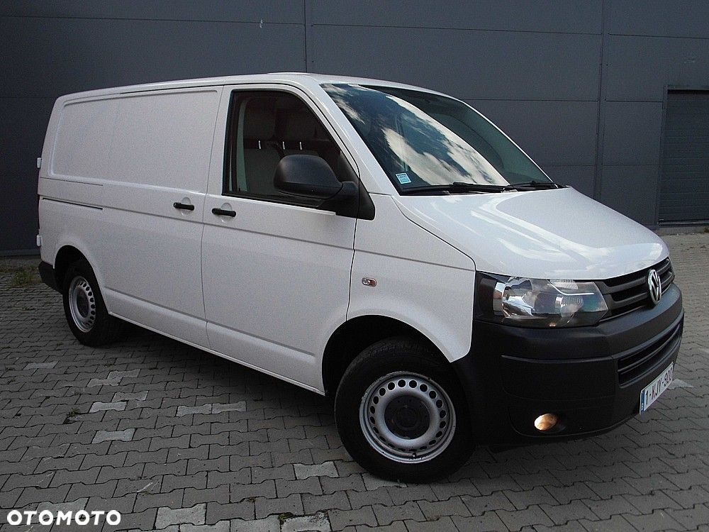 Volkswagen Transporter - 1