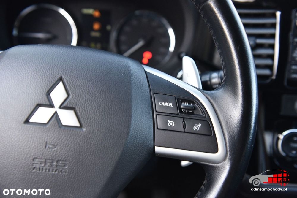 Mitsubishi Outlander - 32