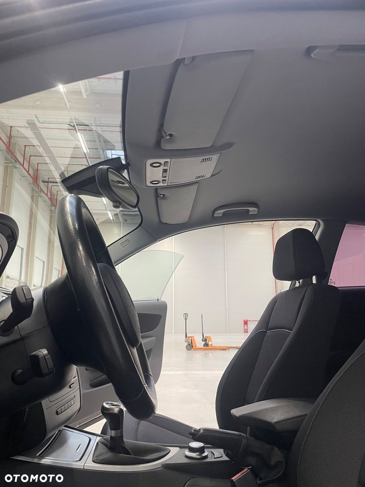 BMW Seria 1 118d - 25