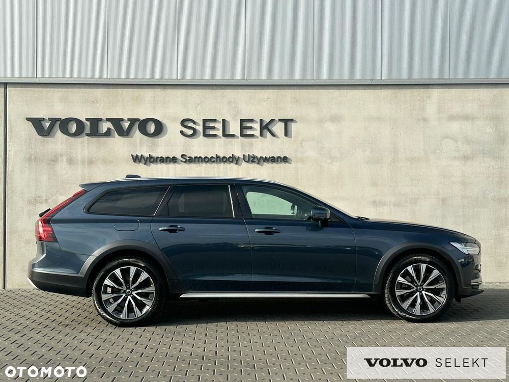 Volvo V90 Cross Country - 4
