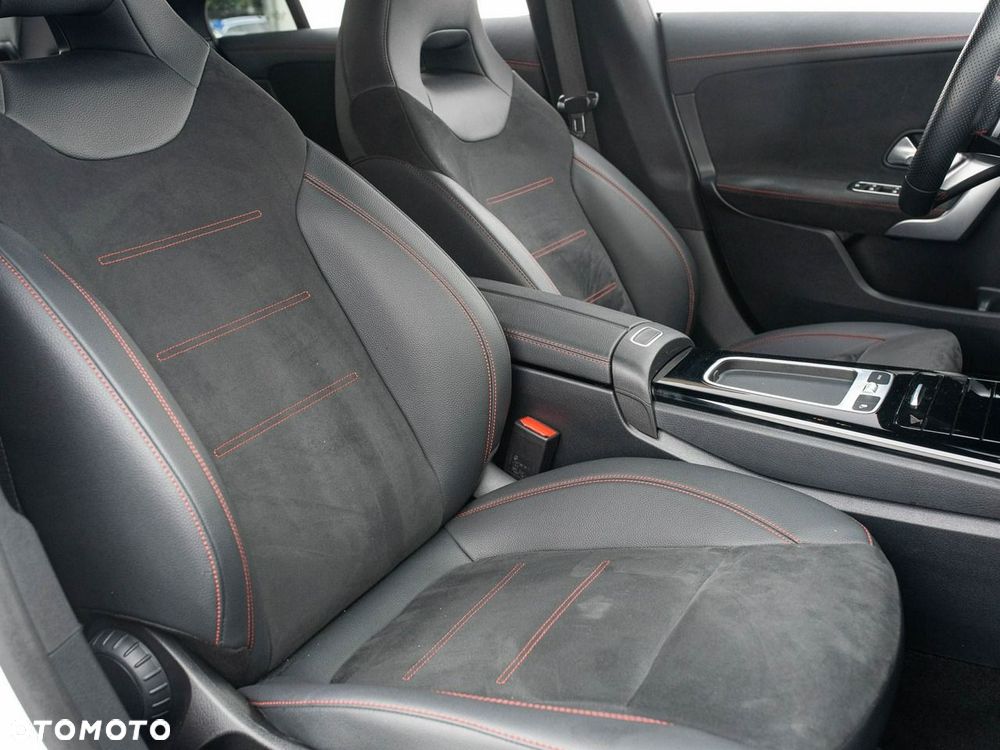 Mercedes-Benz CLA 200 mHEV AMG Line 7G-DCT - 30