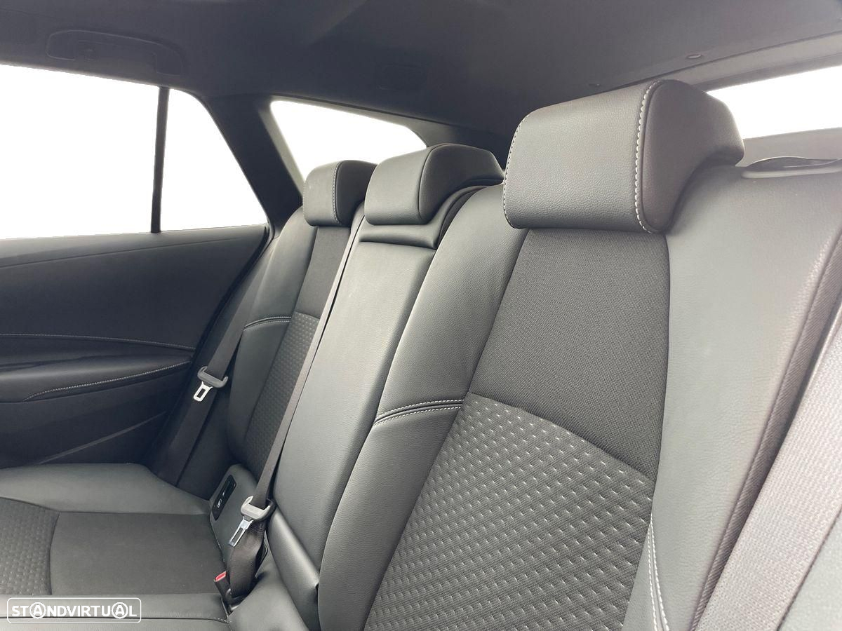 Toyota Corolla Touring Sports - 11