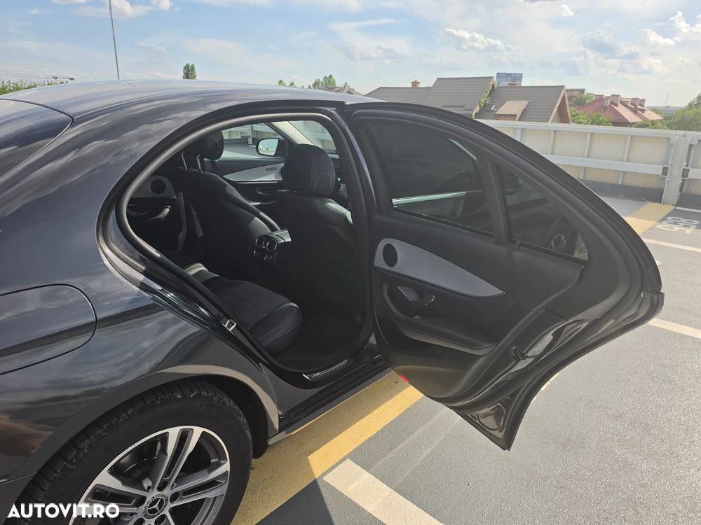 Mercedes-Benz E - 12