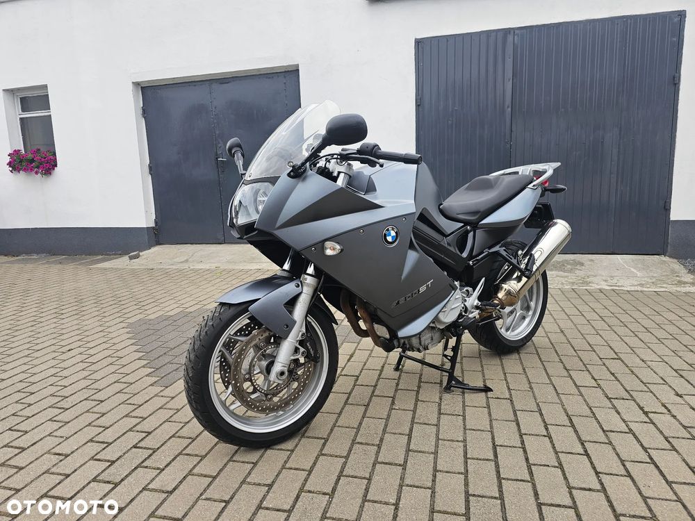 BMW F - 2