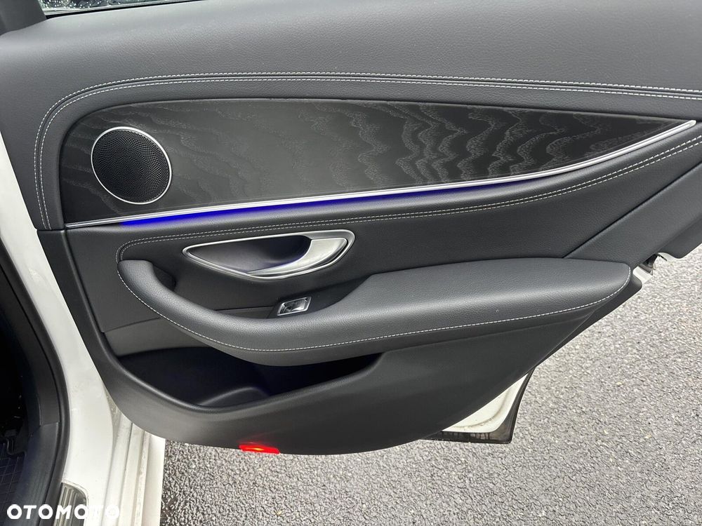 Mercedes-Benz Klasa E - 23