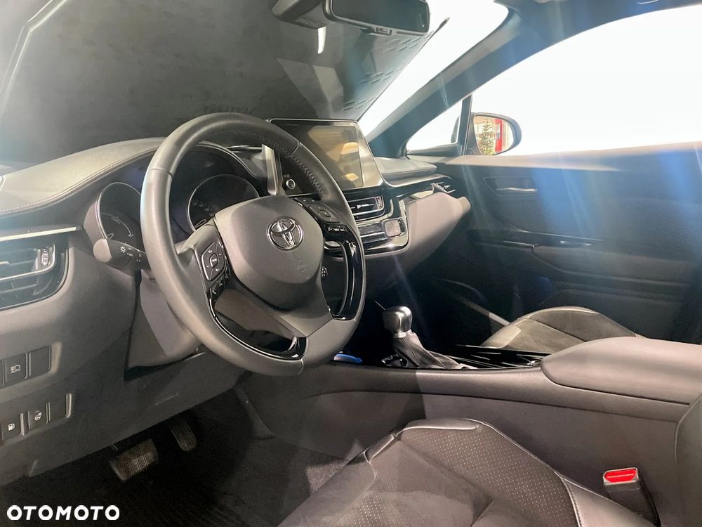 Toyota C-HR - 16