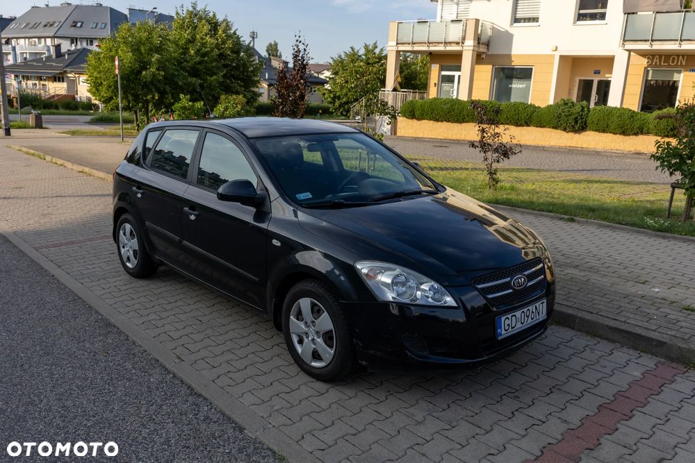 Kia Ceed 1.4 Comfort + - 1