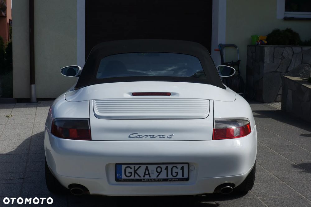 Porsche 911 Carrera 4 Cabrio - 3