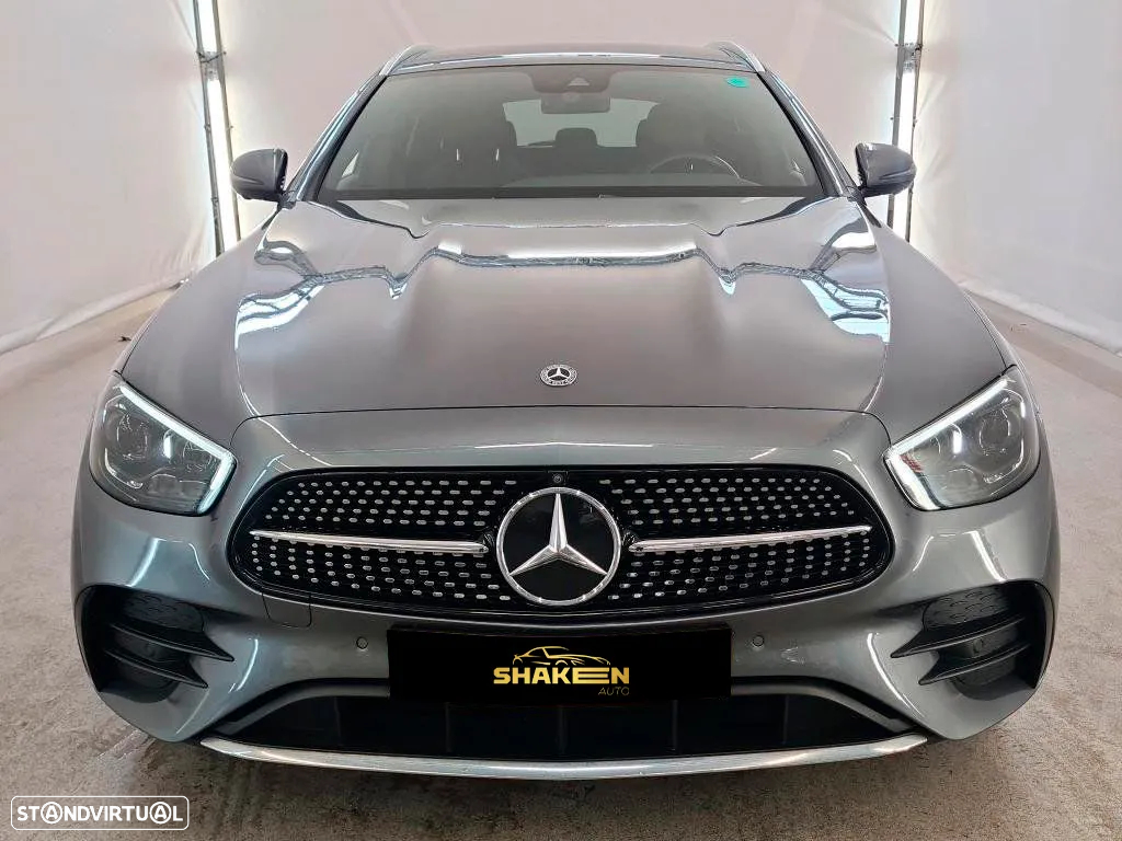 Mercedes-Benz E 300 e AMG Line - 2