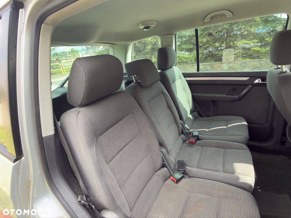 Volkswagen Touran - 6