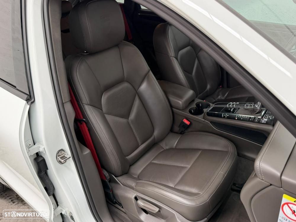 Porsche Macan S - 29