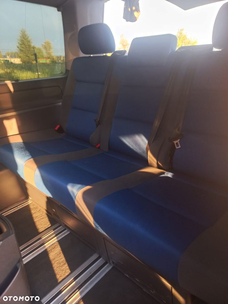 Volkswagen Multivan - 7