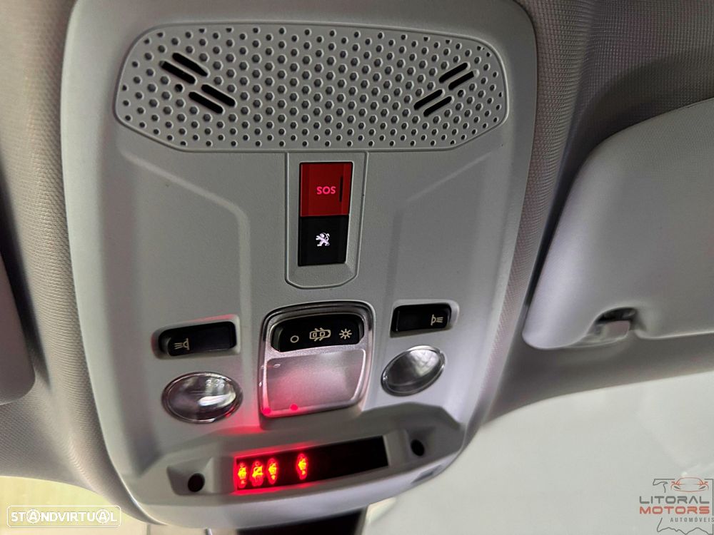 Peugeot 2008 1.2 PureTech Active Pack EAT8 - 21