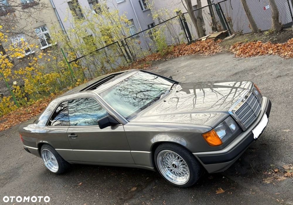 Mercedes-Benz W124 (1984-1993) - 1