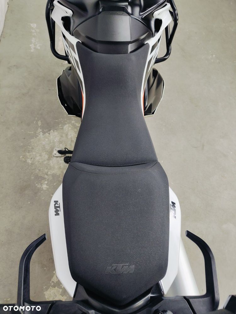 KTM Adventure - 13
