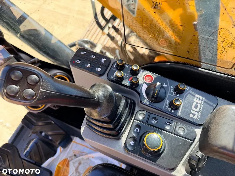 JCB 131X L 4F - 11