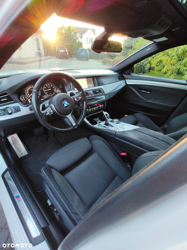 BMW Seria 5 528i xDrive - 13