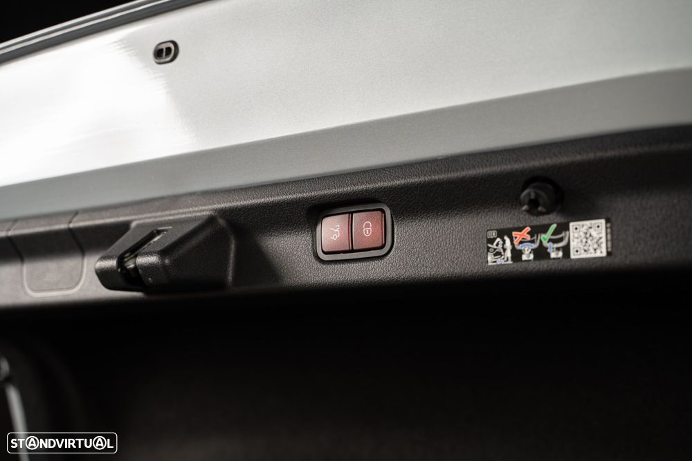 Mercedes-Benz EQE 300 Edition Electric Art - 48