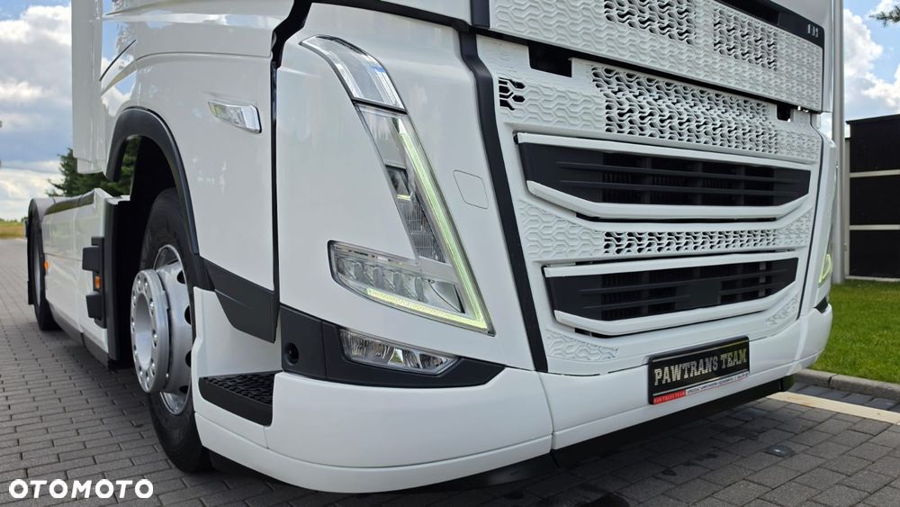 Volvo ///FH///500///2023/// GLOBETROTTER///XXL///FULL LED/// VIRTUAL COCPIT///KLIMATYZACJA POSTOJOWA///ZABUDOWY MIĘDZYOSIOWE///WAGA///RADARY/// KAMERA///STAN BARDZO DOBRY - 12