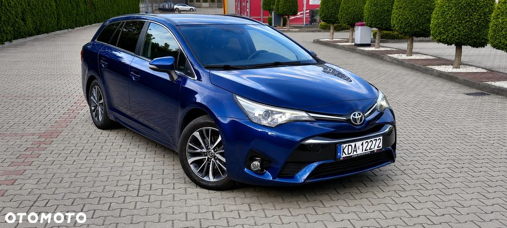 Toyota Avensis Touring Sports 1.8 Executive - 1
