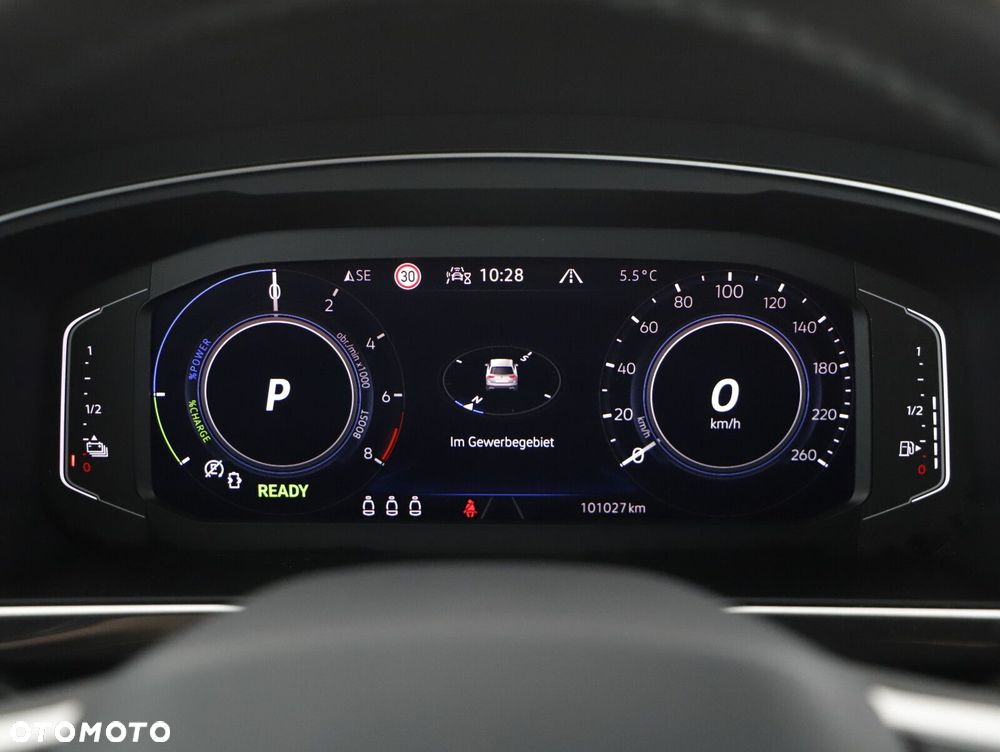 Volkswagen Tiguan - 16