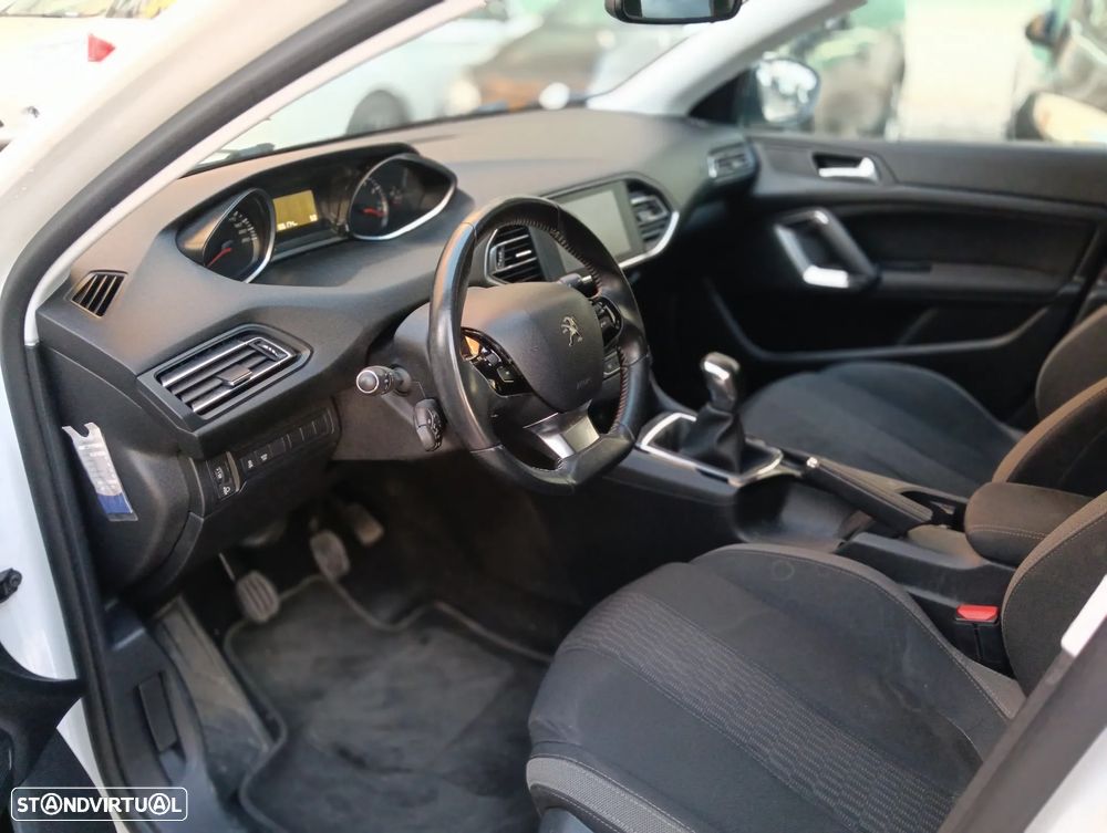 Peugeot 308 1.2 PureTech Style J17 - 11