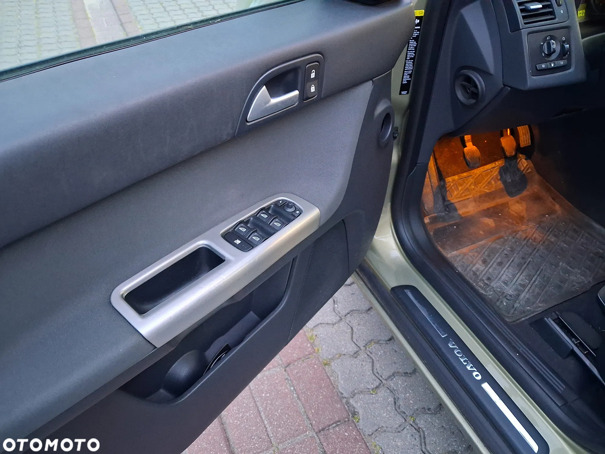 Volvo V50 1.6D DPF DRIVe Kinetic - 16