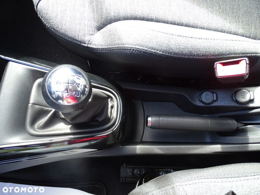 Citroën C3 1.6 BlueHDi Live S&S - 32