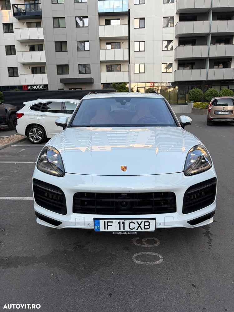 Porsche Cayenne - 1