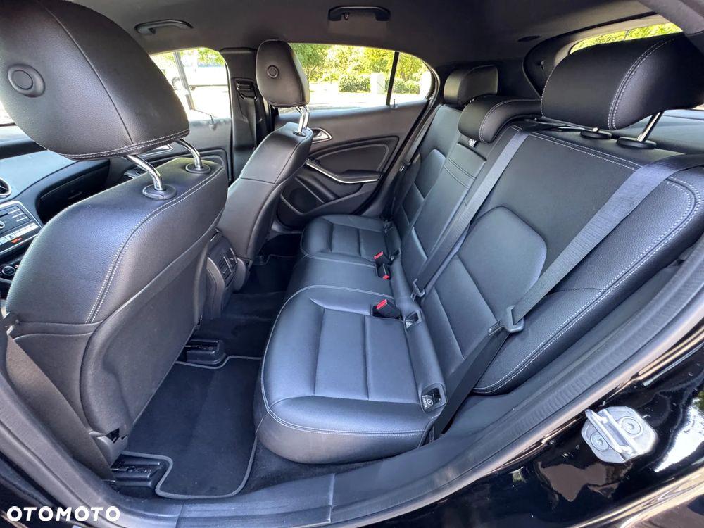 Mercedes-Benz GLA 250 4Matic 7G-DCT AMG Line - 30
