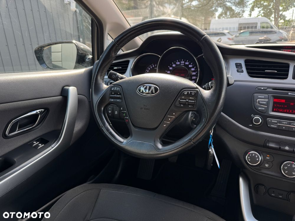 Kia Ceed 1.6 GDI Dream Team Edition - 14