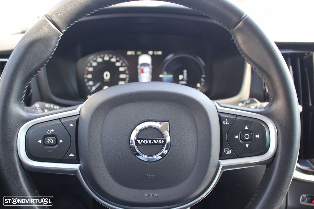 Volvo V60 2.0 T6 AWD TE R-Design - 25