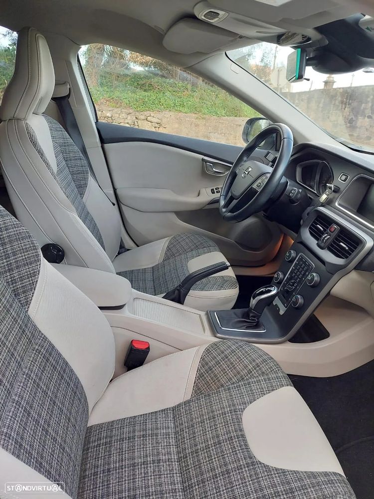 Volvo V40 Cross Country 2.0 D2 Kinetic Geartronic - 8
