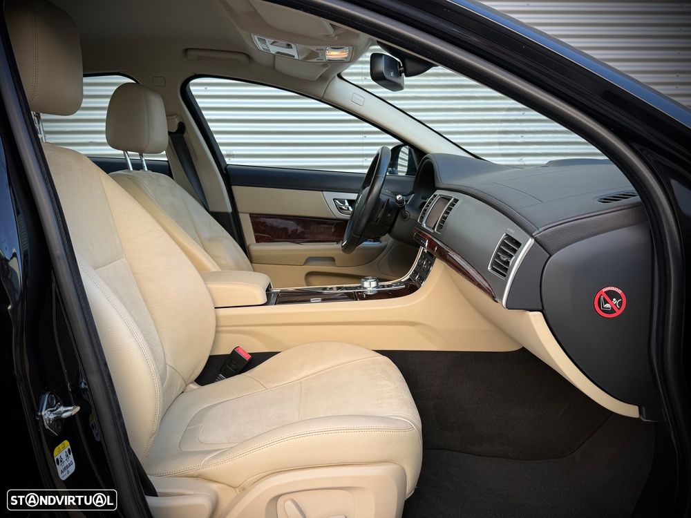 Jaguar XF 2.2 D Premium Luxury - 10
