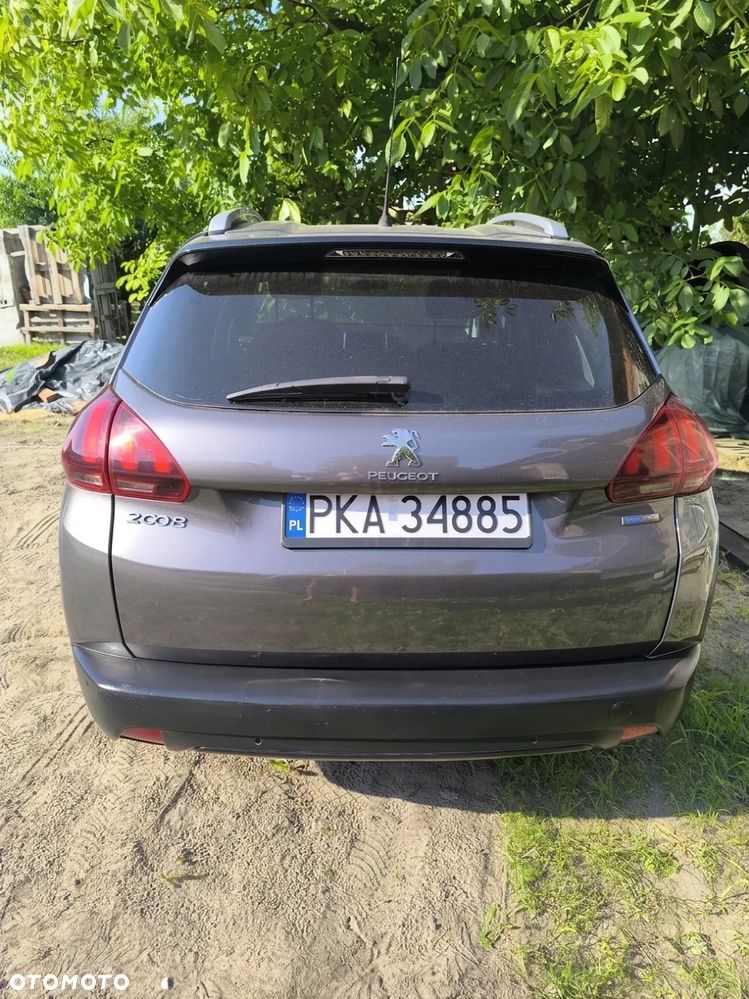 Peugeot 2008 1.2 Pure Tech Allure S&S - 4