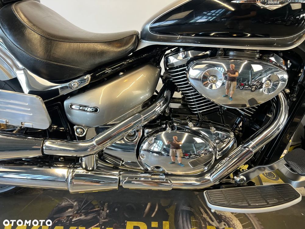 Suzuki Intruder - 25