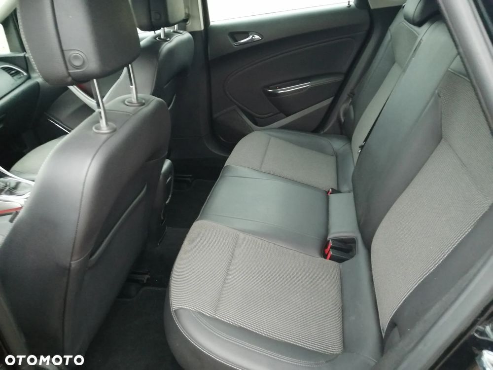 Opel Astra 1.4 T Cosmo - 13