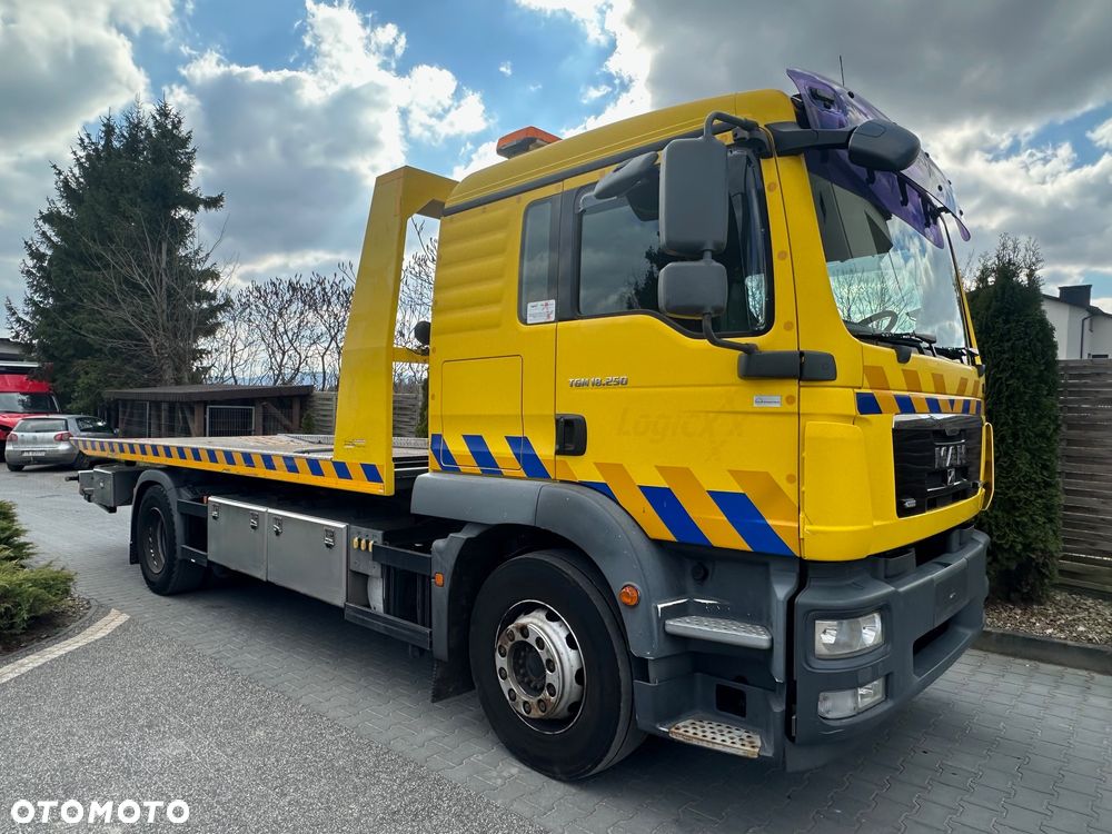 MAN TGM 18.250  2011 Pomoc Drogowa Laweta Widły - 1